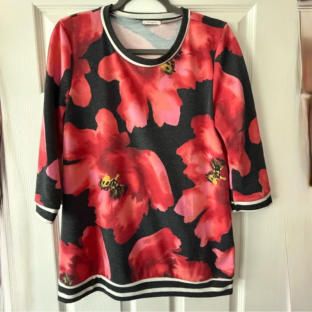 Floral Top - Picture 2 of 6